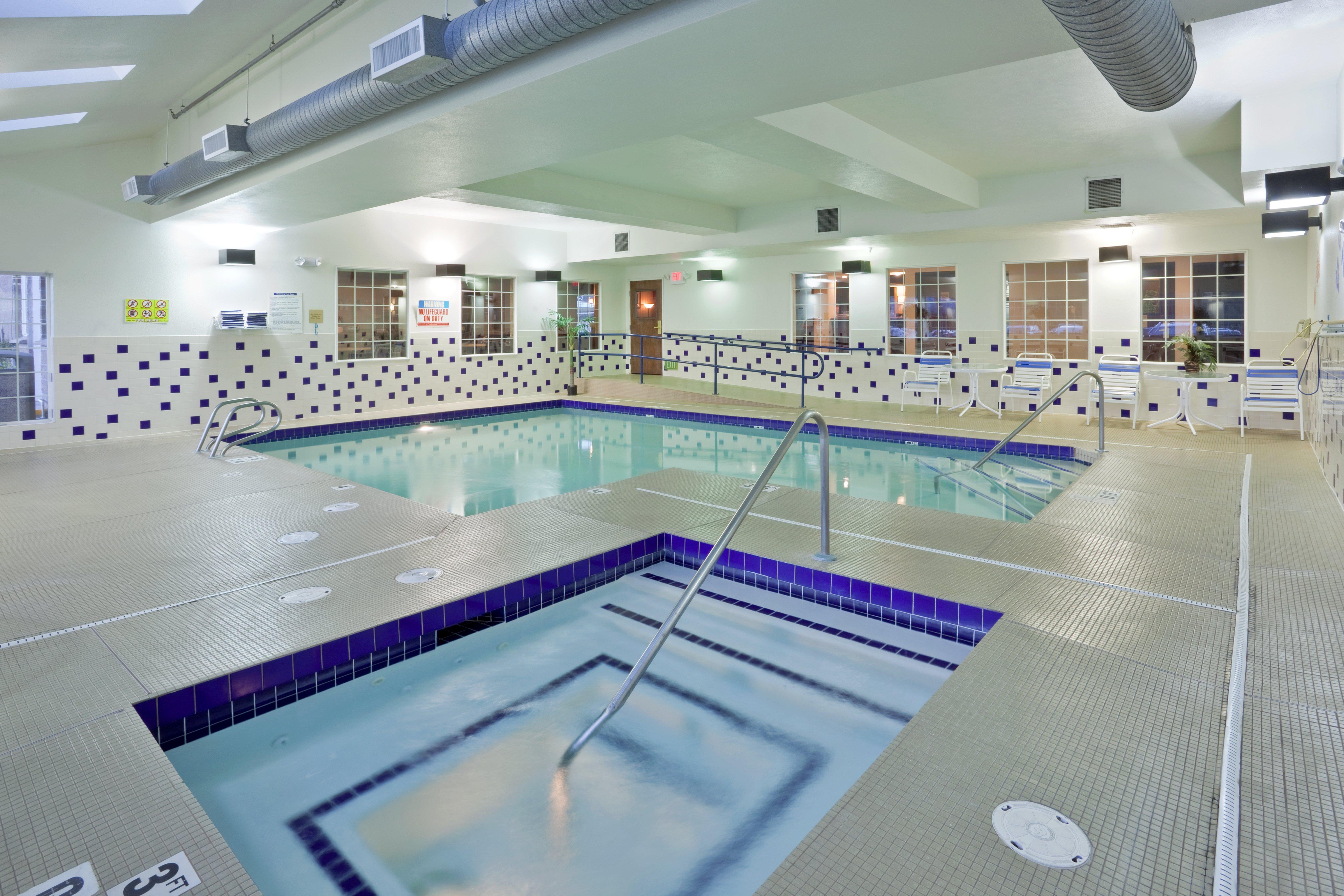 Holiday Inn Express Wenatchee By Ihg Exterior photo