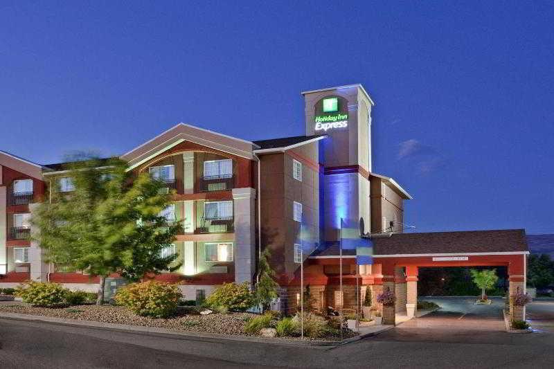 Holiday Inn Express Wenatchee By Ihg Exterior photo